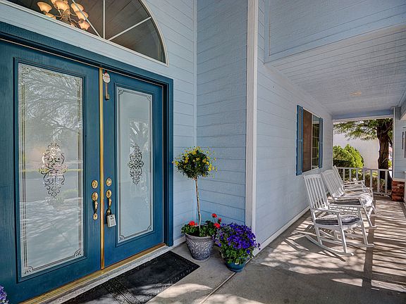 Spacious Patio