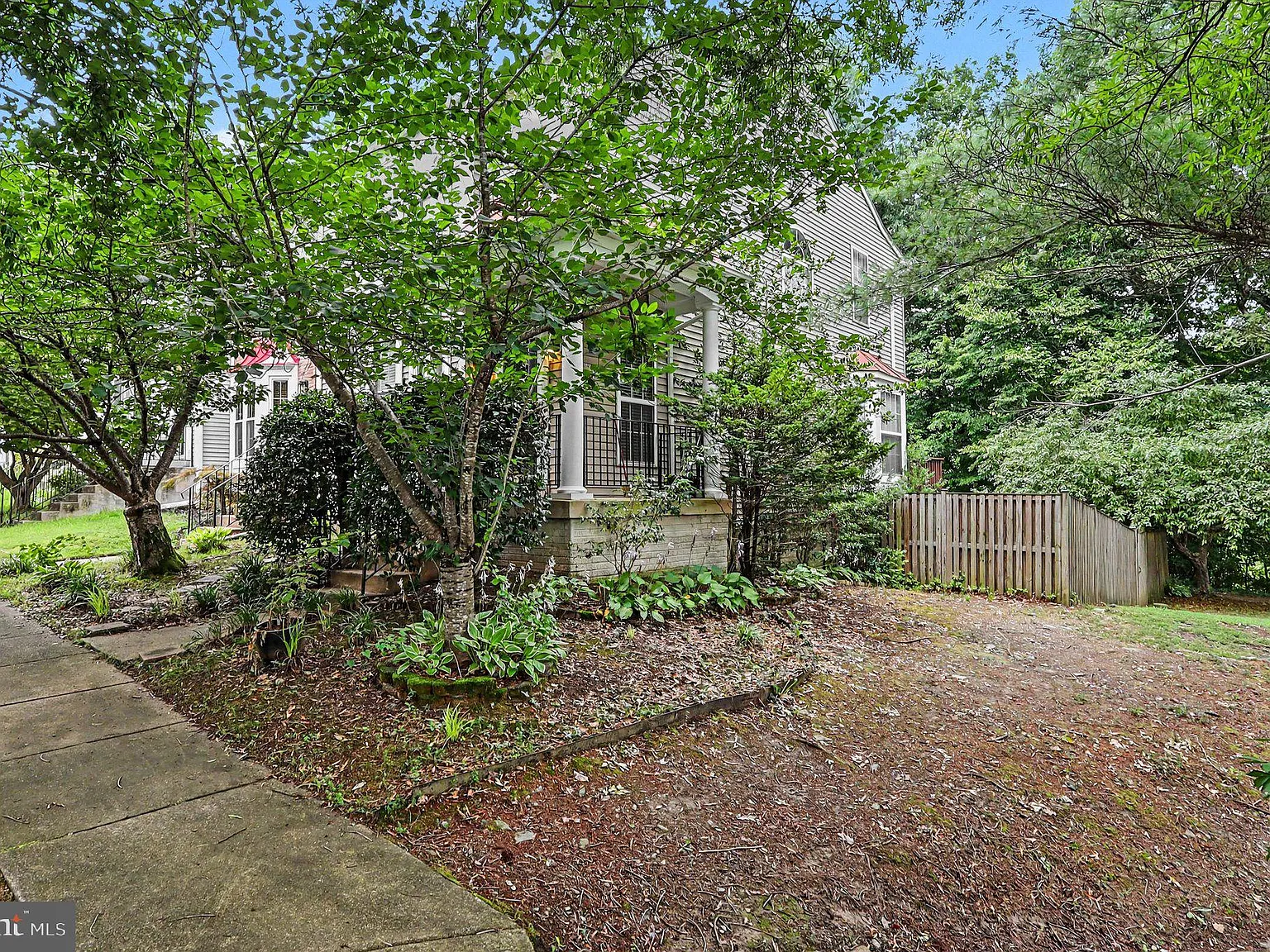 4 bed, 3.5 bath, 2103 sqft, $3,045 — Photo 4