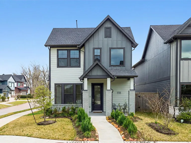 1530 Noble Park Dr — Photo 1