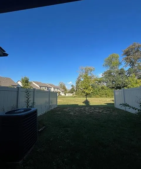 2595 Wellesley Square Dr — Photo 24