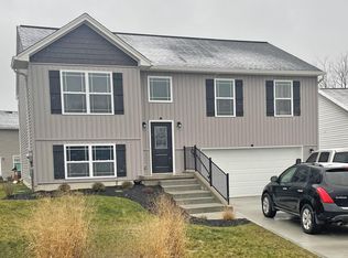 120 Keeneland Dr, Williamstown, KY