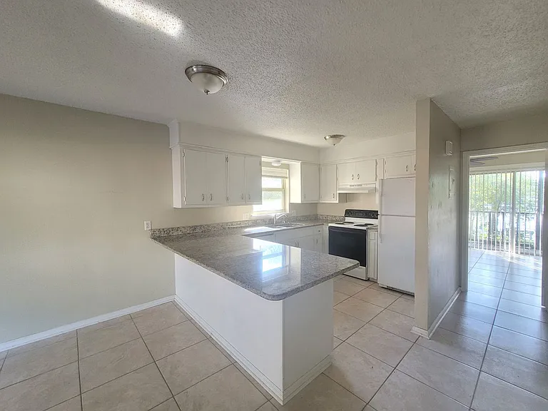 6567 Park Ave — Photo 6