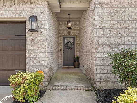 4th image of 132 Gardencove Cir