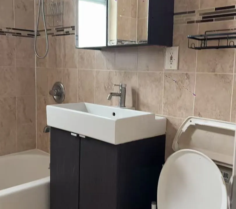 70 Bay 7th St #2F