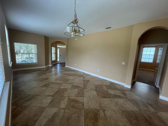 5th image of 3402 Carriage Lake Dr