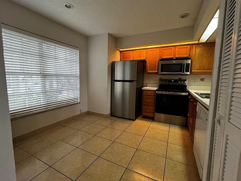 14426 Island Cove Dr — Photo 4
