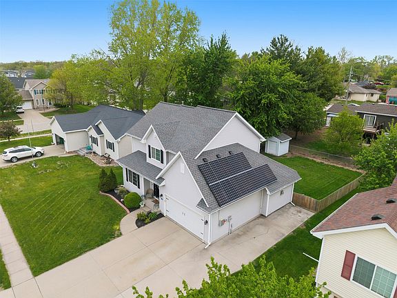 5th image of 802 Edgewater Dr