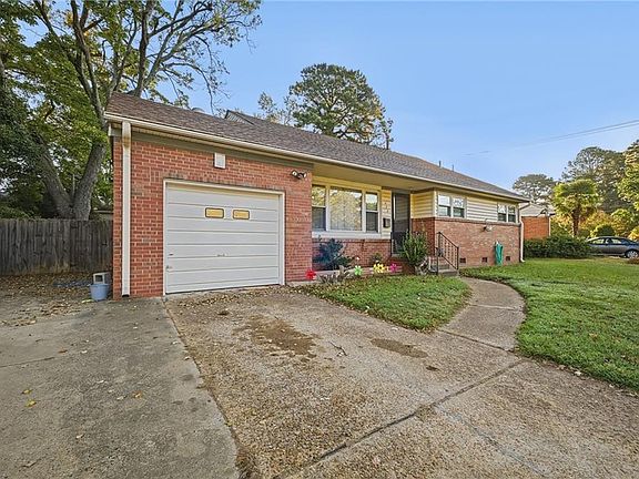 3rd image of 424 Pepper Mill Ln