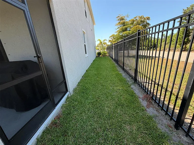 8860 Milestone Dr — Photo 22