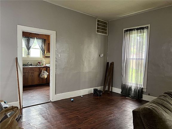 5th image of 113 W Washington St