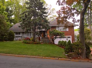 622 Churchill Rd, Teaneck, NJ 07666