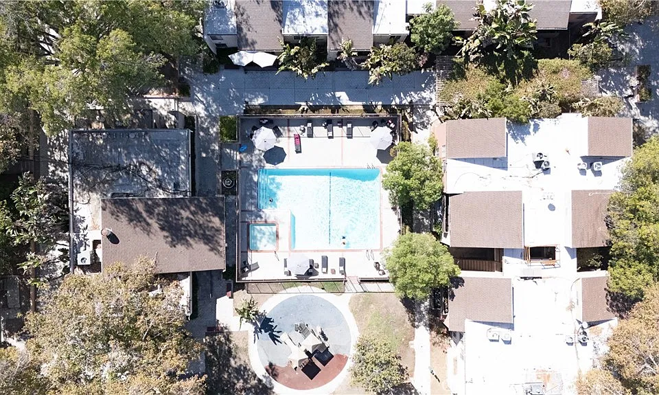 18350 Hatteras #206