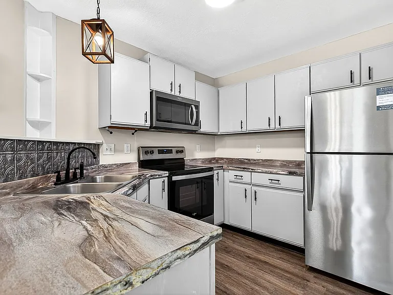 123 Basswood Ct — Photo 11