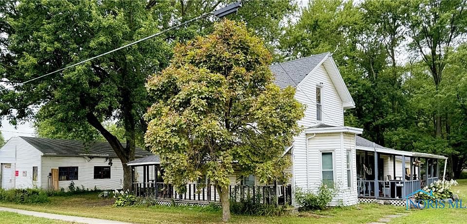 1st image of 20410 Oak St