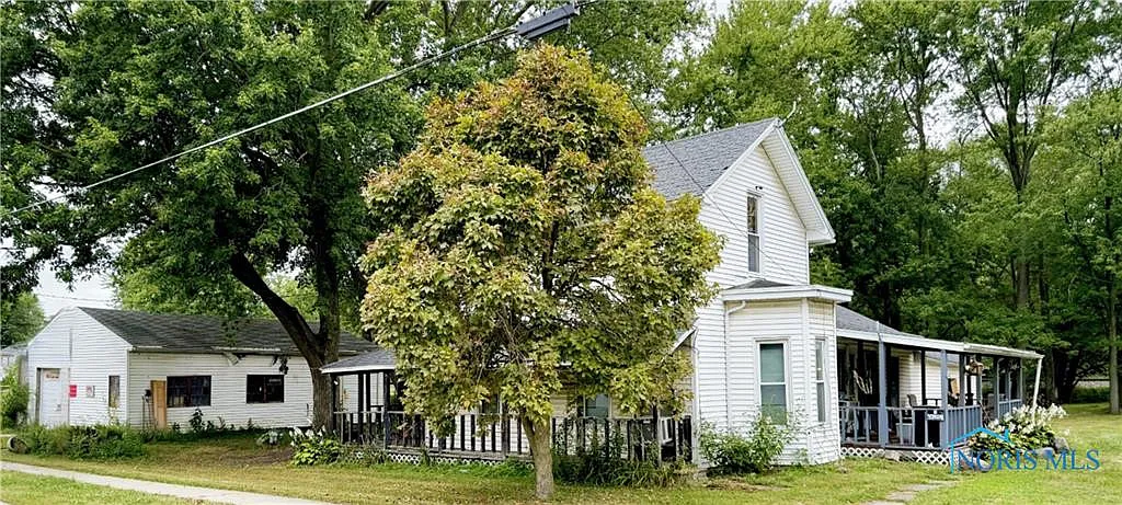 20410 Oak St photo 1