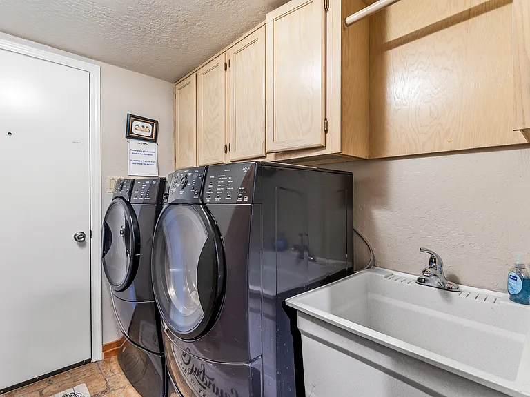 8950 W Antoinette Way — Photo 22