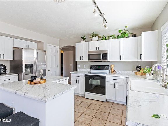 3rd image of 12243 W DAHLIA Drive