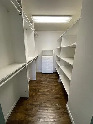 Rented by A & I Broadway | media 33