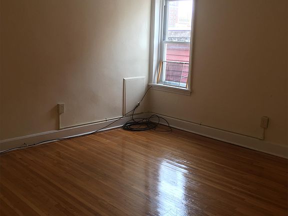 3rd image of 61 E Franklin St APT 3