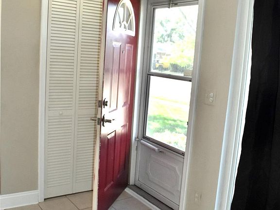 4th image of 22608 Raymond Ct