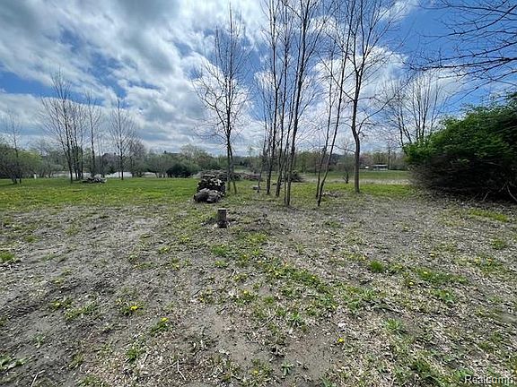 2nd image of 69862 Fisher Rd