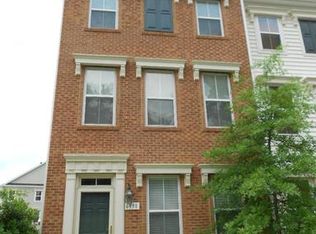 6998 Landseer Dr, Gainesville, VA 20155
