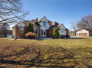10483 E Kingwood Dr, Effingham, IL 62401