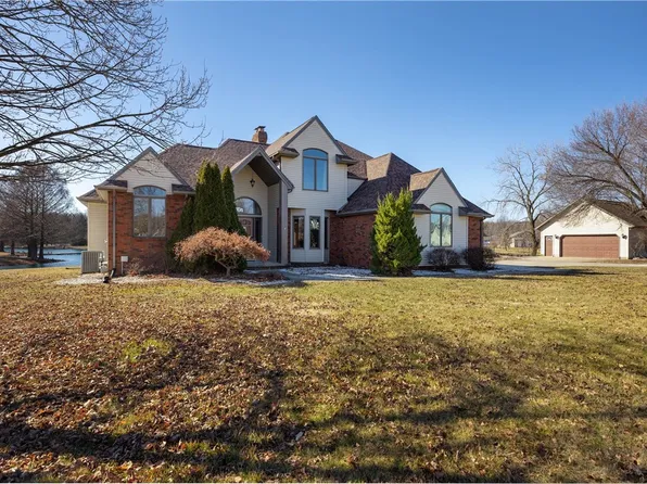 10483 E Kingwood Dr, Effingham, IL 62401
