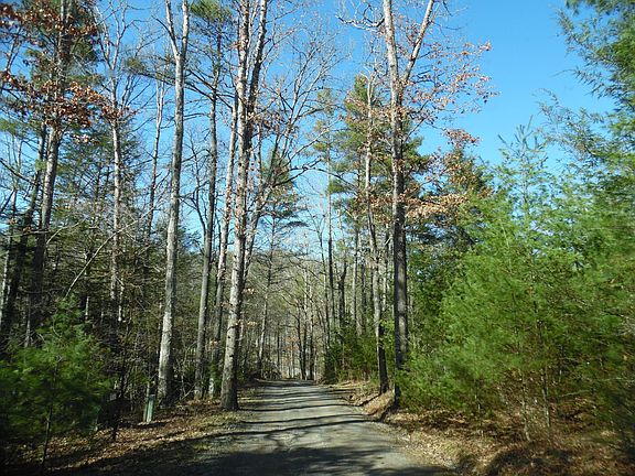 2nd image of 4 Beaver Creek Rd
