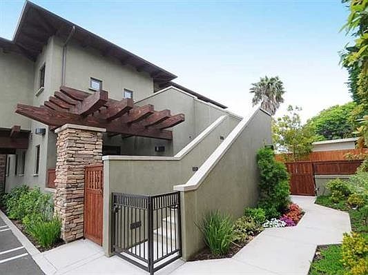 1st image of 432 N Cedros Ave