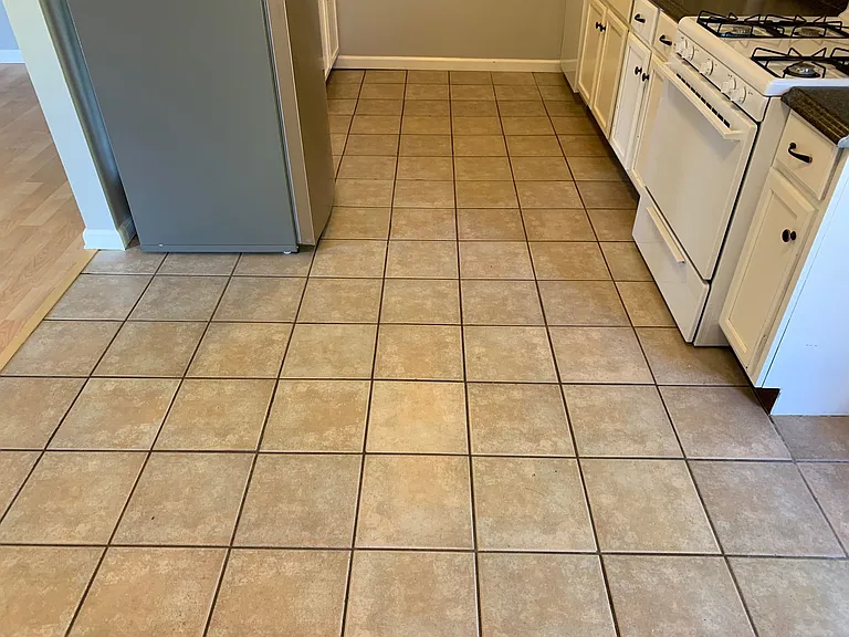 102 Heather Dr — Photo 11