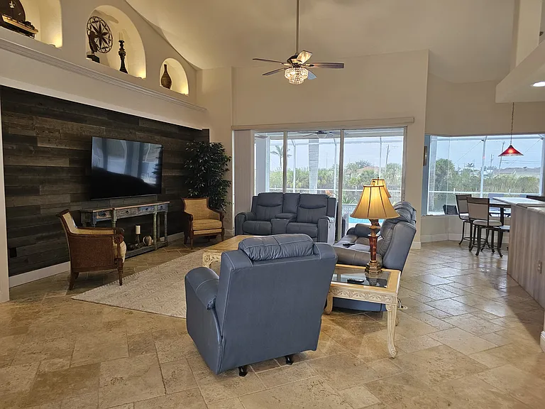 3119 Diplomat Pkwy W — Photo 3