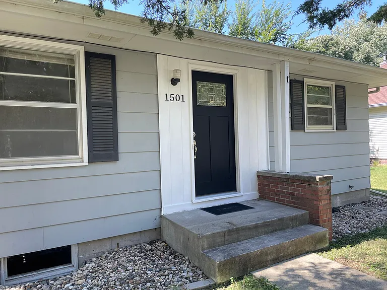 1501 Delaware Ave — Photo 3