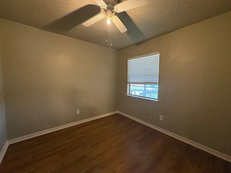 334 Linkwood Dr — Photo 17
