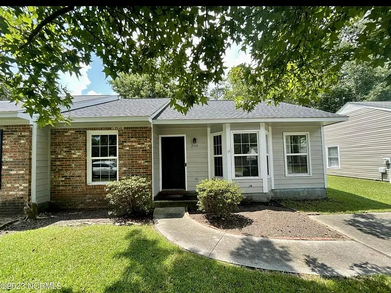 2103 Rolling Ridge Dr #1 — Photo 2