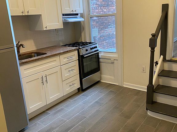 2nd image of 157 Palisade Ave #2X
