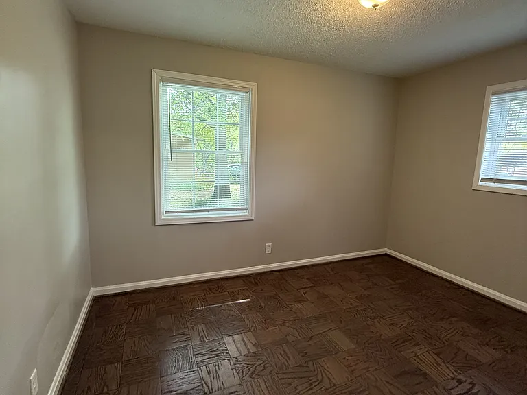 537 Grant St — Photo 7