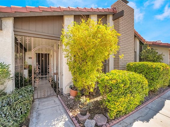 3rd image of 3990 Camas Ct