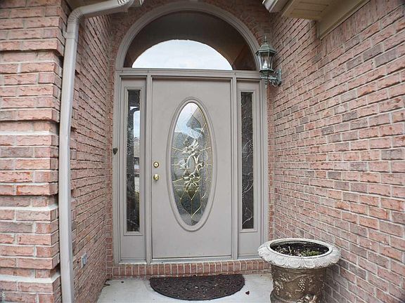3rd image of 48167 Prestwyck Dr