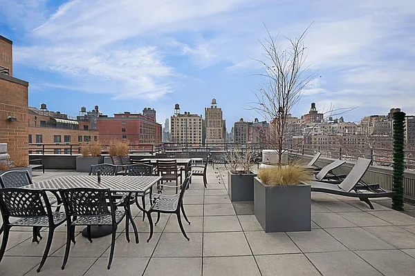 Sold by Compass | media 23