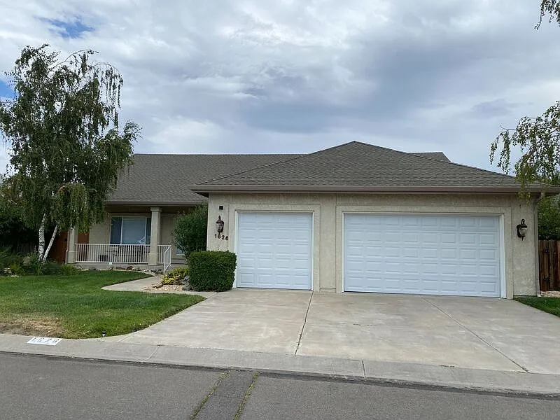 Building Photo - 1626 Evergreen Dr