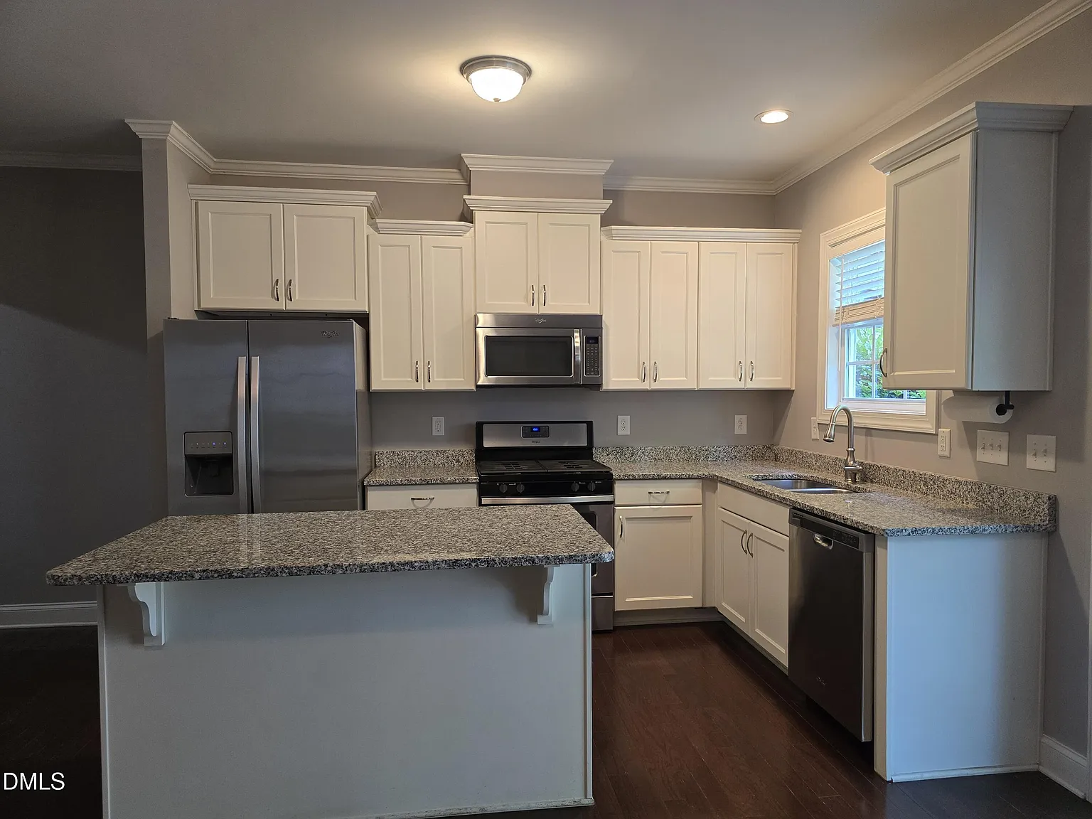 3 bed, 2.5 bath, 1500 sqft, $1,900 — Photo 4