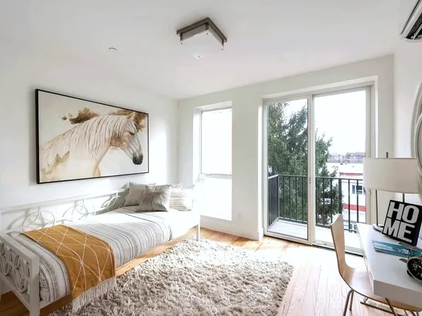 290 Powers Street image 10 of 15