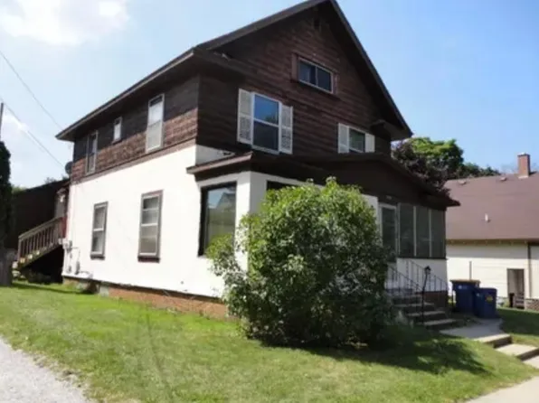 1016 11th St NW, Grand Rapids, MI