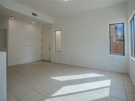 3rd image of 8301 Strawberry Spring St