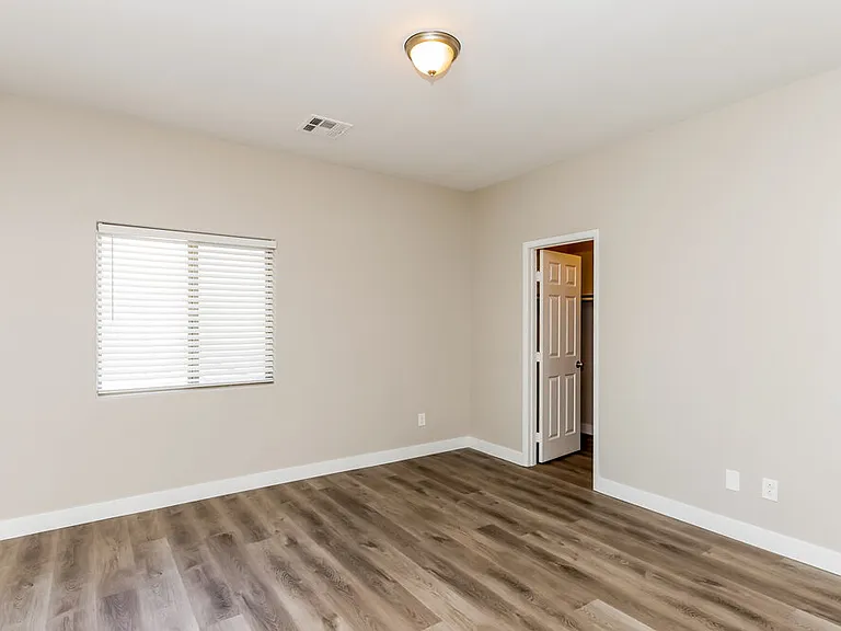 9623 Vega Carpio Ave — Photo 14