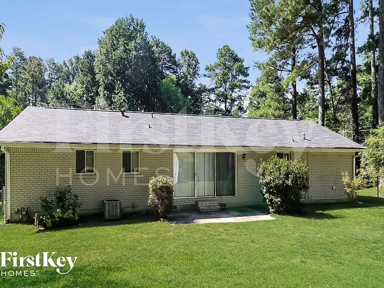 2932 Tiffany Dr SW — Photo 15
