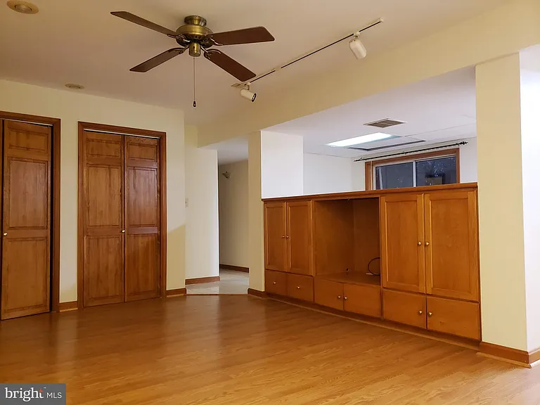 724 Hillcrest Dr — Photo 22