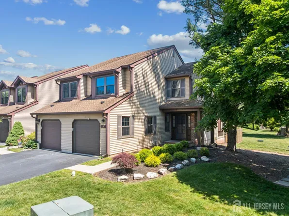 82 Bayberry Dr, Somerset, NJ 08873