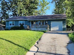 6421 Cernech Rd, Kansas City, KS 66104